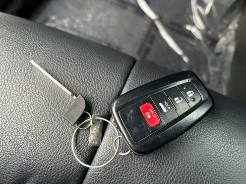 Used 2019 Toyota Camry SE image 34