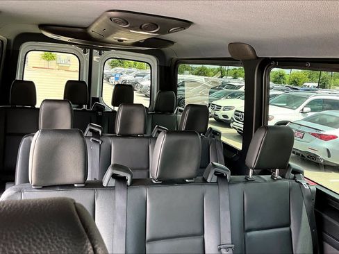 Used 2023 Mercedes-Benz Sprinter 2500 image 33