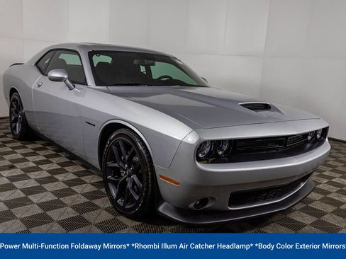 Used 2022 Dodge Challenger R/T w/ Driver Convenience Group image 16