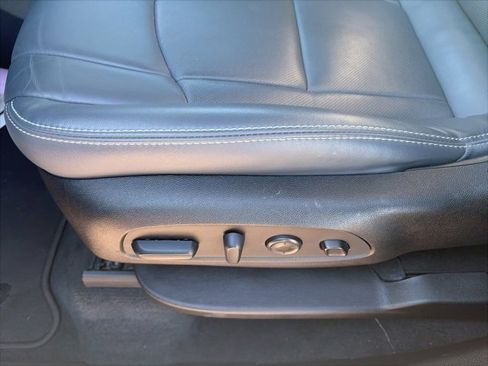 Used 2024 Buick Enclave Premium image 18