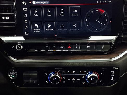 Used 2025 GMC Sierra 1500 SLT AWD/4WD image 24