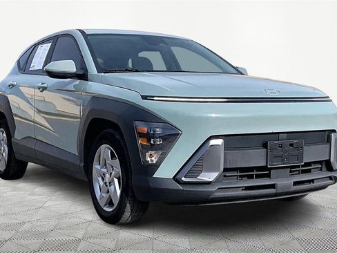Used 2025 Hyundai Kona SE image 12