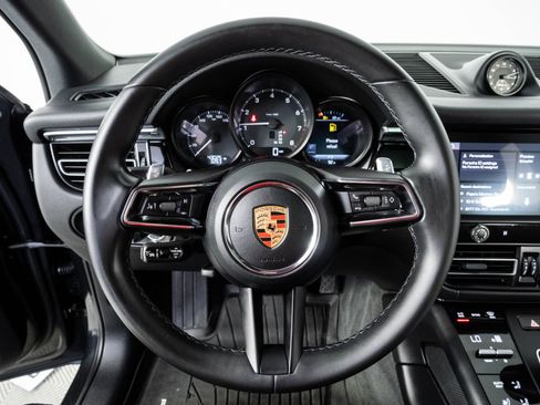 Used 2023 Porsche Macan AWD/4WD image 8