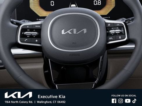 New 2026 Kia Carnival FWD image 22