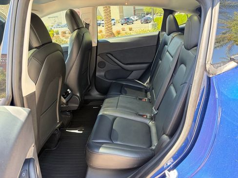 Used 2021 Tesla Model Y Long Range AWD/4WD image 18