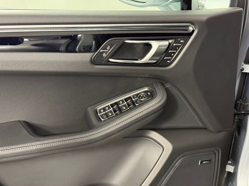 Certified 2026 Porsche Macan AWD/4WD image 26