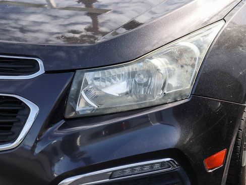 Used 2015 Chevrolet Cruze LT image 2