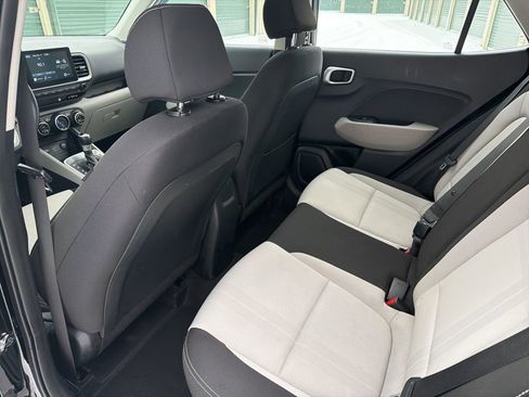 Used 2021 Hyundai Venue SEL image 13