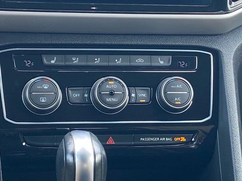 Certified 2023 Volkswagen Atlas Cross Sport SE w/ Panoramic Sunroof Package AWD/4WD image 10
