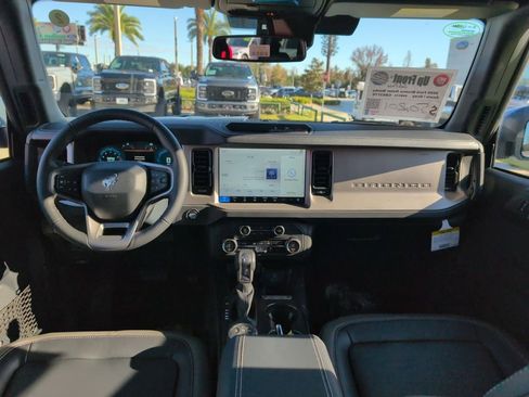 New 2025 Ford Bronco Outer Banks image 8