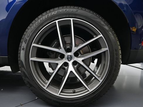 Used 2026 Porsche Macan Turbo AWD/4WD image 32