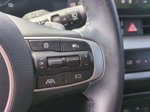 Used 2024 Kia Sportage EX AWD/4WD image 19