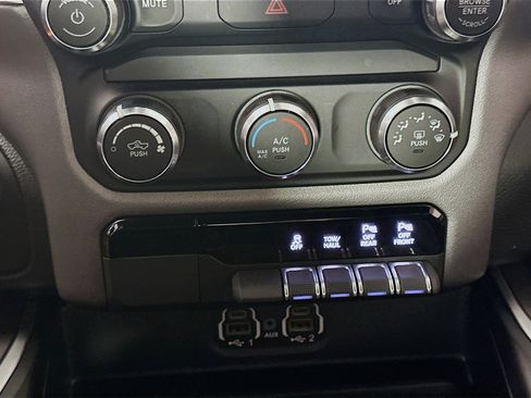 Used 2022 RAM 1500 Big Horn AWD/4WD image 22