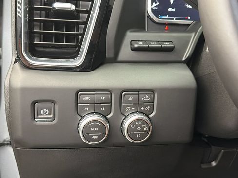 Used 2026 GMC Sierra 3500 Denali Ultimate AWD/4WD image 24