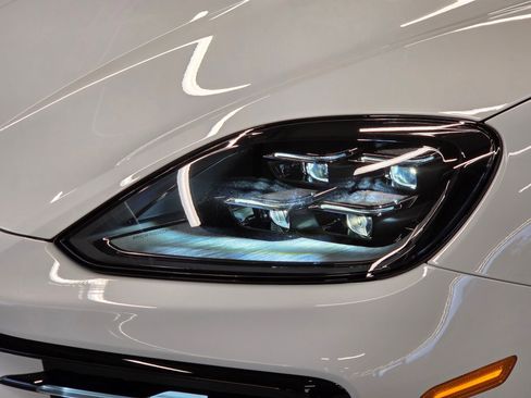 New 2026 Porsche Cayenne Coupe AWD/4WD image 25
