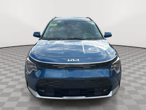 Used 2023 Kia Niro Wave w/ Wave Preserve Package FWD image 2