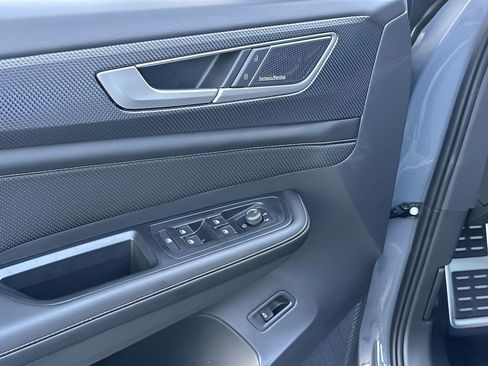 New 2026 Volkswagen Atlas Cross Sport SEL Premium R-Line image 13