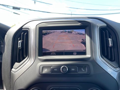 Used 2024 Chevrolet Silverado 1500 Custom image 6