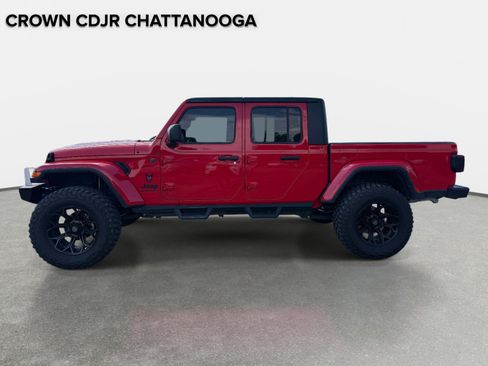 Used 2024 Jeep Gladiator Sport AWD/4WD image 2