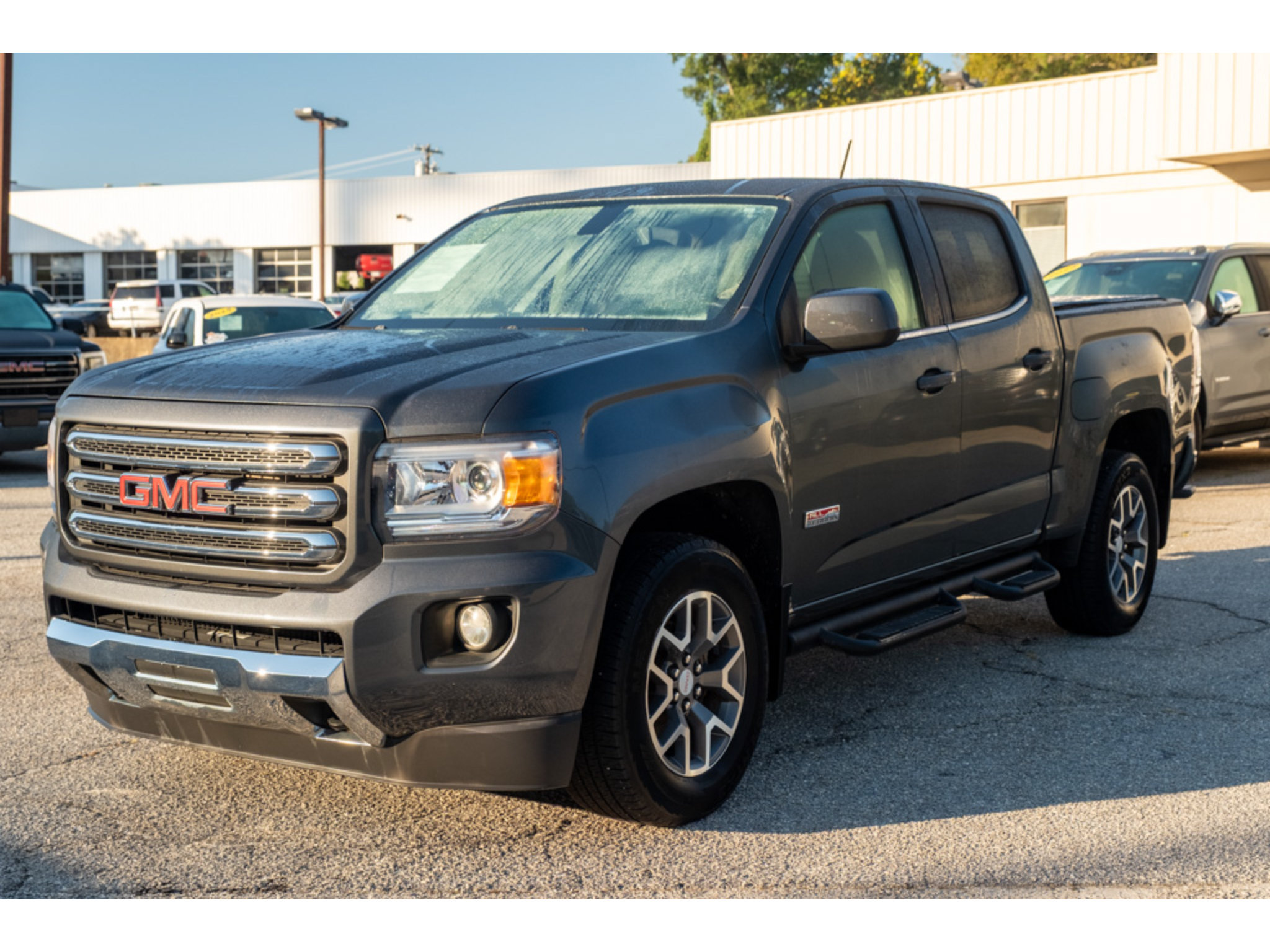 Used 2015 GMC Canyon SLE w/ All-Terrain Package RWD image 4