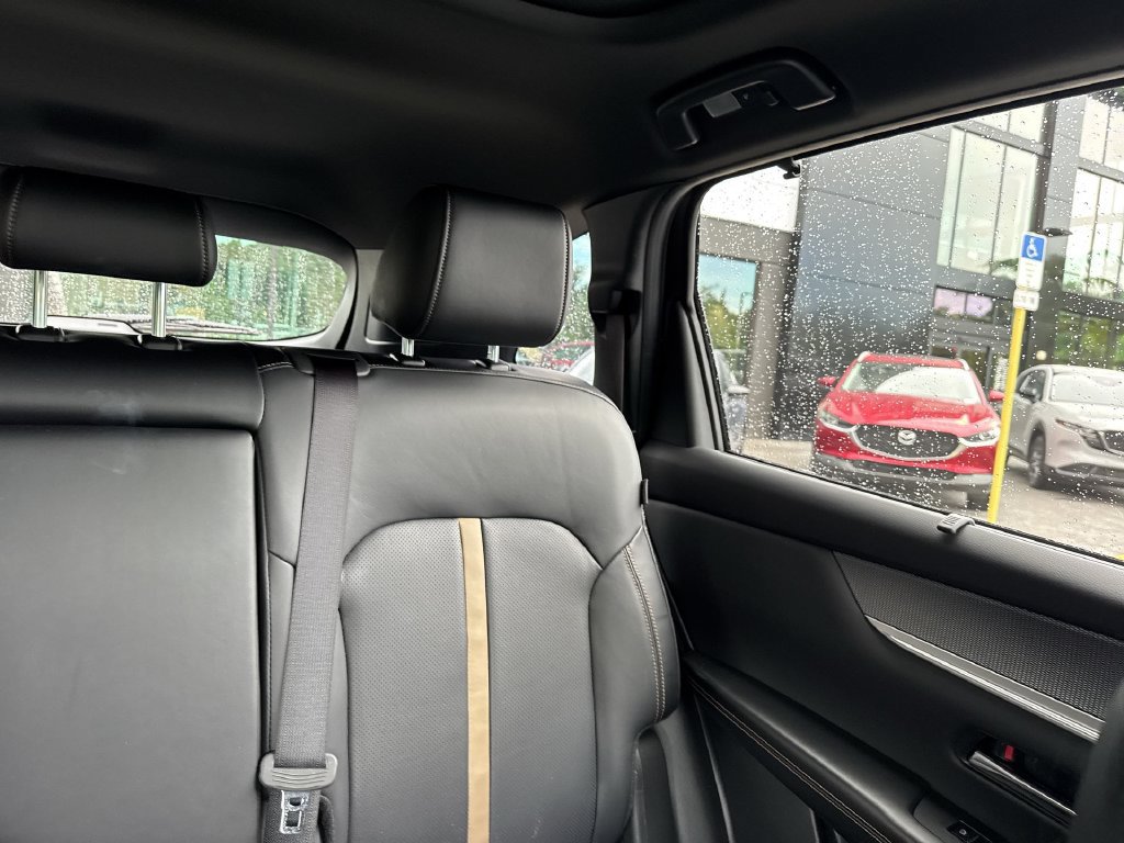 Certified 2025 MAZDA CX-70 Plug-In Hybrid w/ Premium Plus AWD/4WD image 19