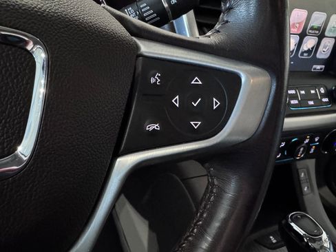 Used 2018 GMC Acadia SLT image 15