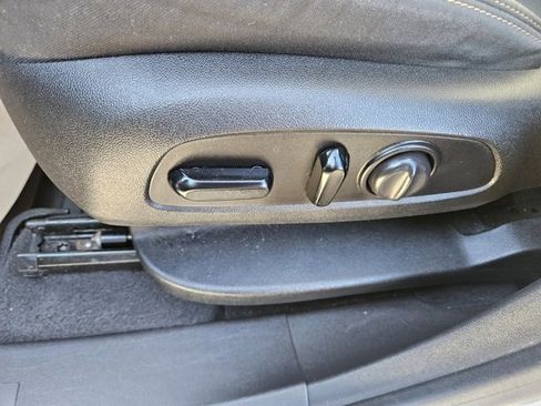 Used 2019 GMC Terrain SLE w/ Driver Convenience Package image 24