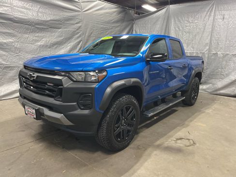 Used 2024 Chevrolet Colorado Trail Boss w/ Technology Package image 3