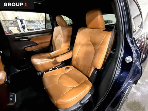 Used 2020 Toyota Highlander Platinum AWD/4WD image 21