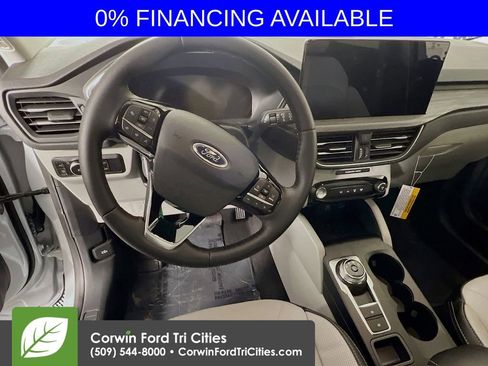 New 2025 Ford Escape SE w/ PHEV Premium Package image 8