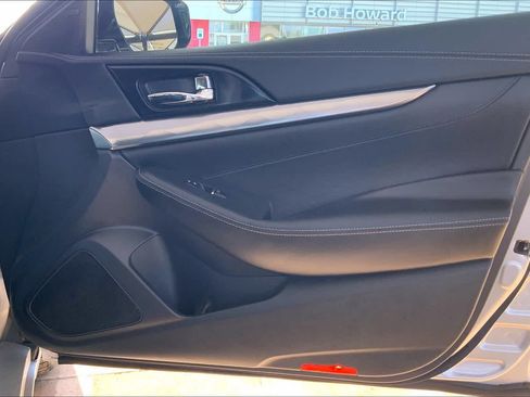Used 2022 Nissan Maxima SV w/ Floor Mat Group FWD image 25