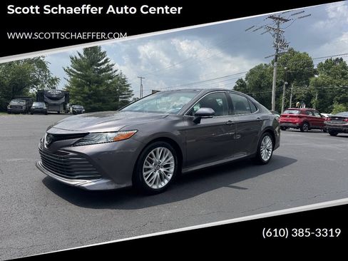 Used 2018 Toyota Camry XLE w/ Audio Package FWD image 1