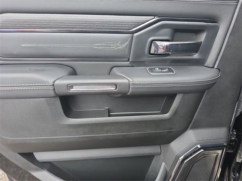Used 2024 RAM 2500 Limited image 8