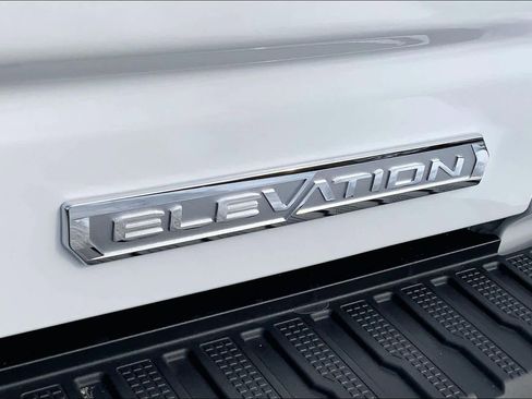 Used 2024 GMC Sierra 1500 Elevation image 10