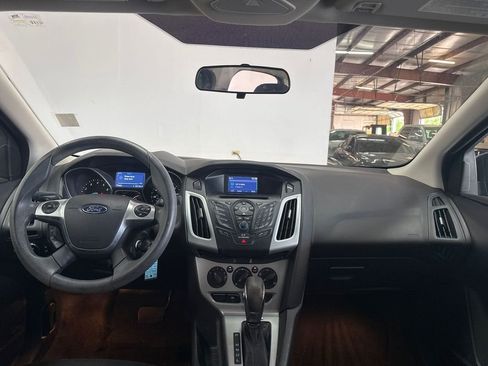 Used 2014 Ford Focus SE FWD image 18
