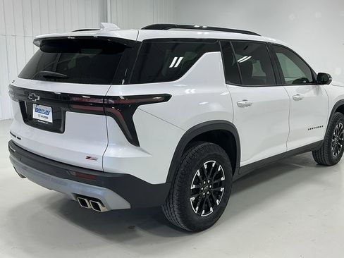 Used 2024 Chevrolet Traverse Z71 image 6