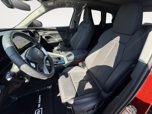 Certified 2025 Audi Q5 Premium AWD/4WD image 10