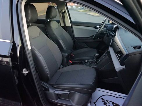 Used 2022 Volkswagen Taos SE image 27