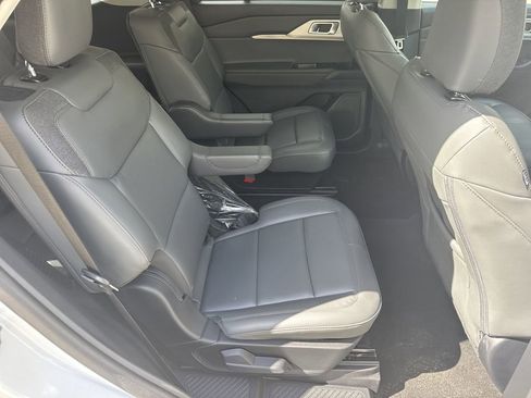 New 2026 Ford Explorer Active w/ Active Comfort Package image 16