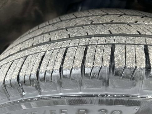 Certified 2022 Ford Explorer XLT w/ Equipment Group 202A image 10