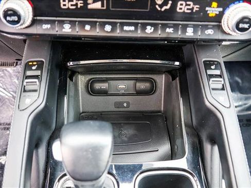 Used 2022 Kia Telluride EX w/ EX Premium Package image 21