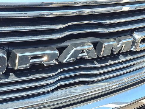 Used 2022 RAM 1500 Laramie AWD/4WD image 9