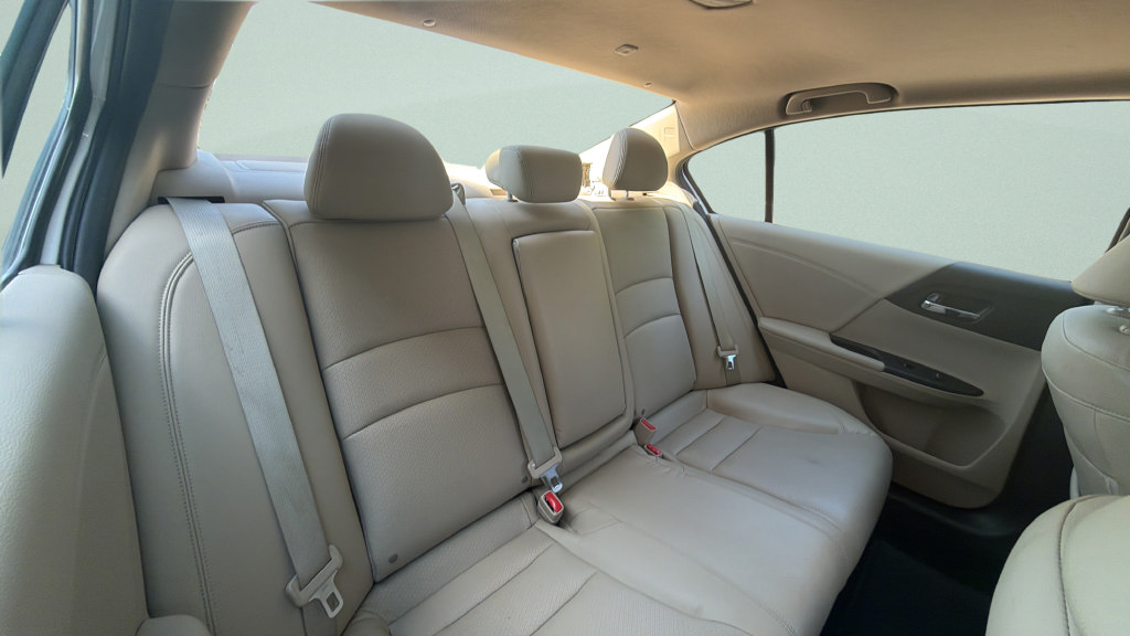 Used 2017 Honda Accord Touring image 32
