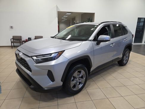 Used 2024 Toyota RAV4 XLE image 3