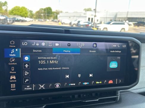 Used 2026 Jeep Gladiator Sport AWD/4WD image 16