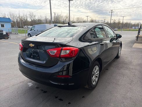 Used 2019 Chevrolet Cruze LS FWD image 5