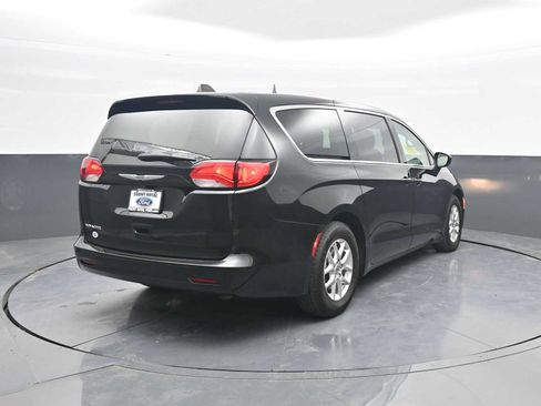 Used 2024 Chrysler Voyager LX FWD image 7