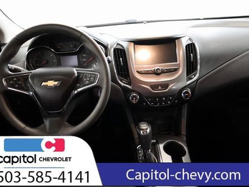 Used 2018 Chevrolet Cruze LT FWD image 15