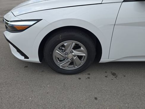 New 2026 Hyundai Elantra SE FWD image 10