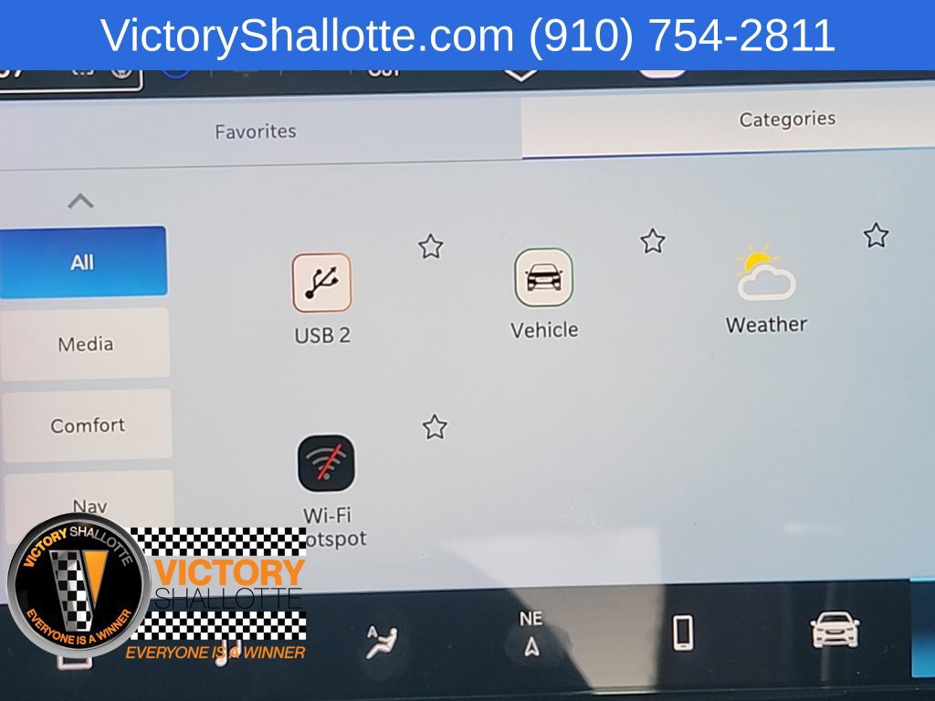 Used 2025 Chrysler Pacifica Limited FWD image 47